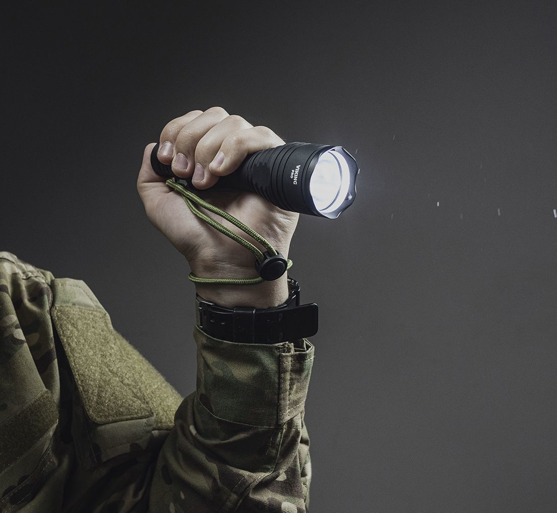 Armytek Viking Pro latarka na broni 