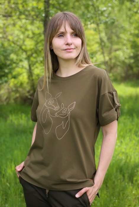 DAMSKI T-SHIRT TAURUS GOLD DEER - zdjęcie w plenerze v2